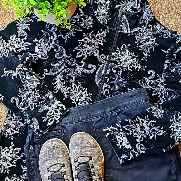 Basic Editions Zip Up - Picture 2 of 15